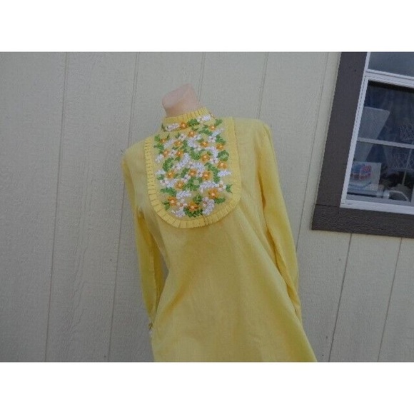 NOS Vtg 1970's Yellow Embroidered High Collar Blouse Pima Cotton Daisies - Picture 5 of 12